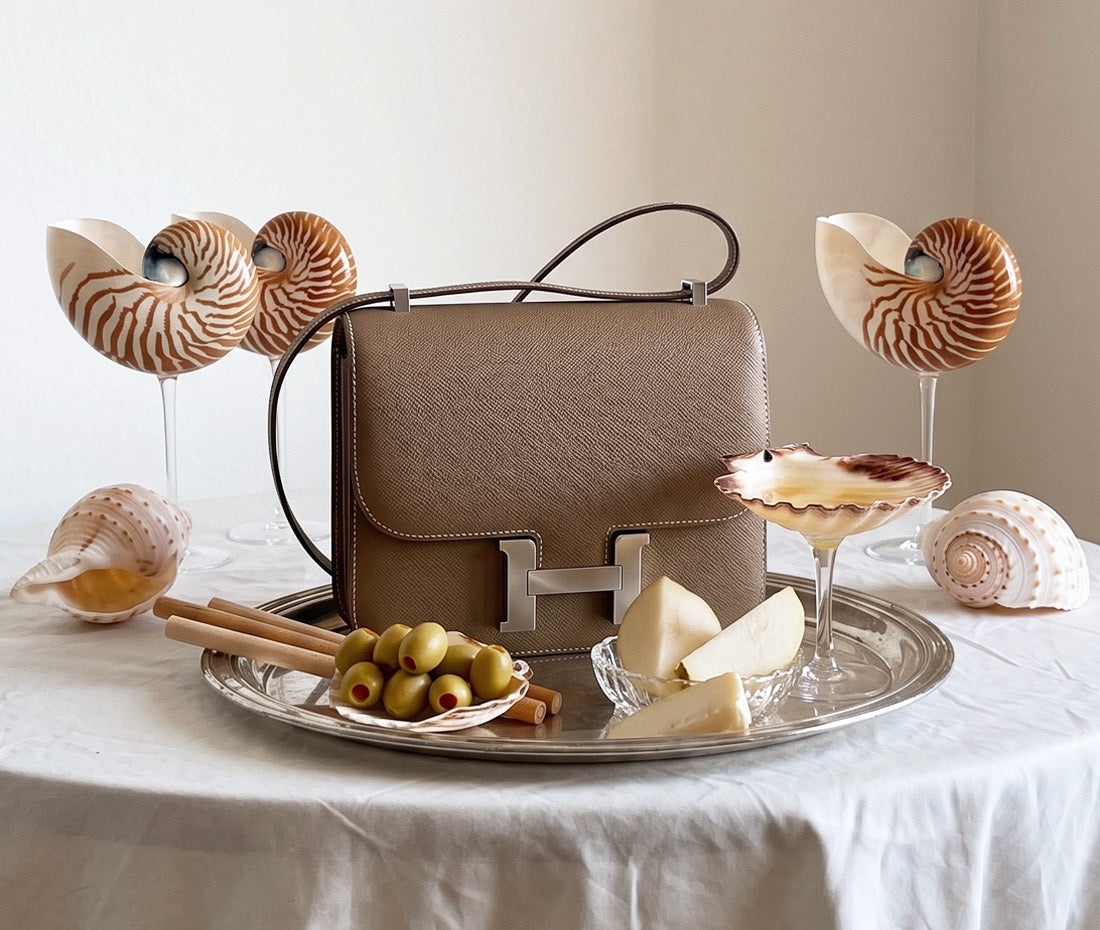 Discover rare and authentic Hermes Constance handbags in various colors. Visit our established retail locations in Tokyo and Kyoto.