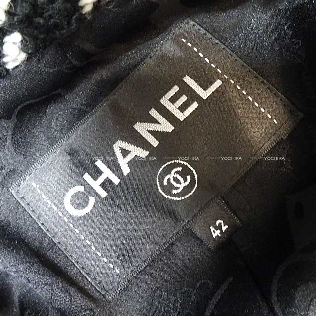 2016 CHANEL Pea coat Hood Tweed Houndstooth Noir (Black) /Ecru Acrylic/Wool Metal Silver HW P54586[EXCELLENT][Authentic]