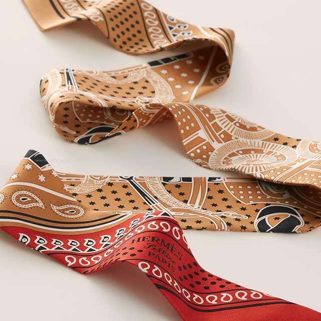 HERMES scarf Twilly Eperon d'Or Bandana Beige dress/Rouge