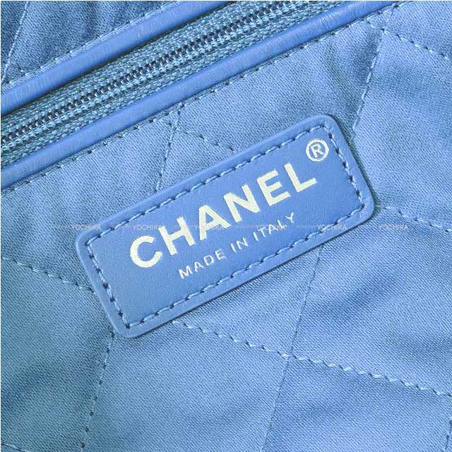 A/W 2024 CHANEL Handbag Chanel 22 logo with medal charm Regular (medium) hobo  Blue Denim Silver HW AS3261[BRAND NEW][Authentic]