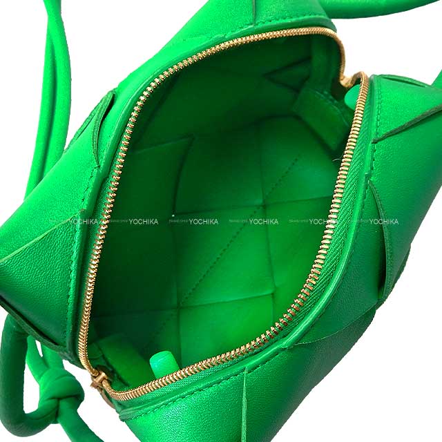 [Pre-loved] BOTTEGAVENETA body bag Mini Cassette Camera Bag Palamote green  intrecciato leather Gold HW[LIKE NEW][Authentic]