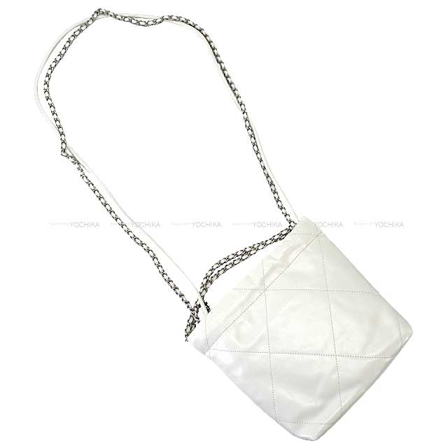 CHANEL Shoulder bag Chanel 22 mini hobo with matrasse medallion charm Blanc (White) Calfskin Silver HW AS3980[BRAND NEW][Authentic]