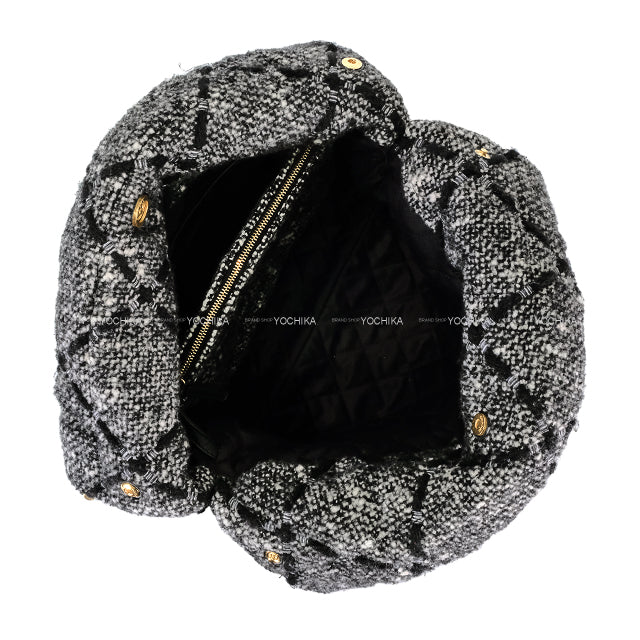 [Pre-loved] 2022-23AW CHANEL Shoulder bag Chanel 22 Medal Charm Logo Hobo Noir (Black)/Blanc (White) Tweed Gold HW AS3260[LIKE NEW][Authentic]