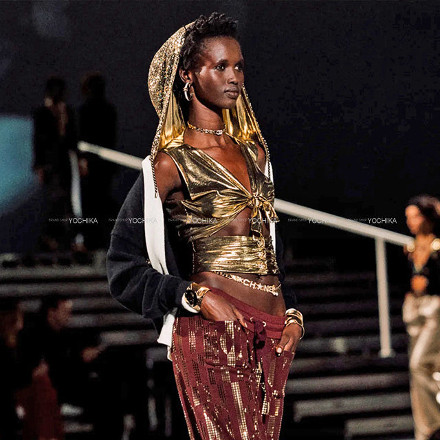 2024 Cruise CHANEL Cardigan Women's Cardigan Sequin COCO Mark Hood Star Buttons Noir (Black)/Blanc (White)/Gold Cashmere/Cotton/Polyester #50 P76581[EXCELLENT][Authentic]