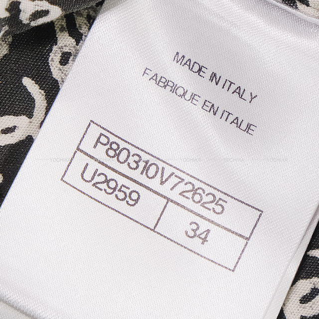 25/26 AW New CHANEL Denim jacket COCO Mark No-Collar Camellia Heart COCO Button Denim Blue Cotton /Washed Denim #34 Silver HW P80310[BRAND NEW][Authentic]