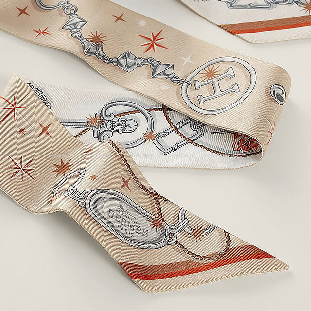 [Pre-loved] HERMES scarf Twilly C'est la fe'te Beige rose/Caramel/Blanc(White) Silk100%[USED SA][Authentic]