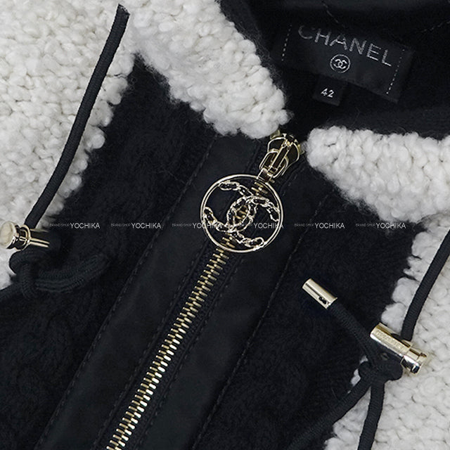 CHANEL Blouson Knit Boa Zip Up Coco Mark Matelasse Quilting Blanc (White)/Noir (Black) Silk/Wool #42 Gold HW P62160[EXCELLENT][Authentic]