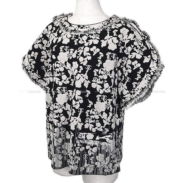 [Pre-loved] CHANEL Knit Short Sleeve with Rose Fringe Coco Button Noir (Black)/Blanc (White) Cotton/Nylon/Reyon/Polyester #42 P47538[LIKE NEW][Authentic]