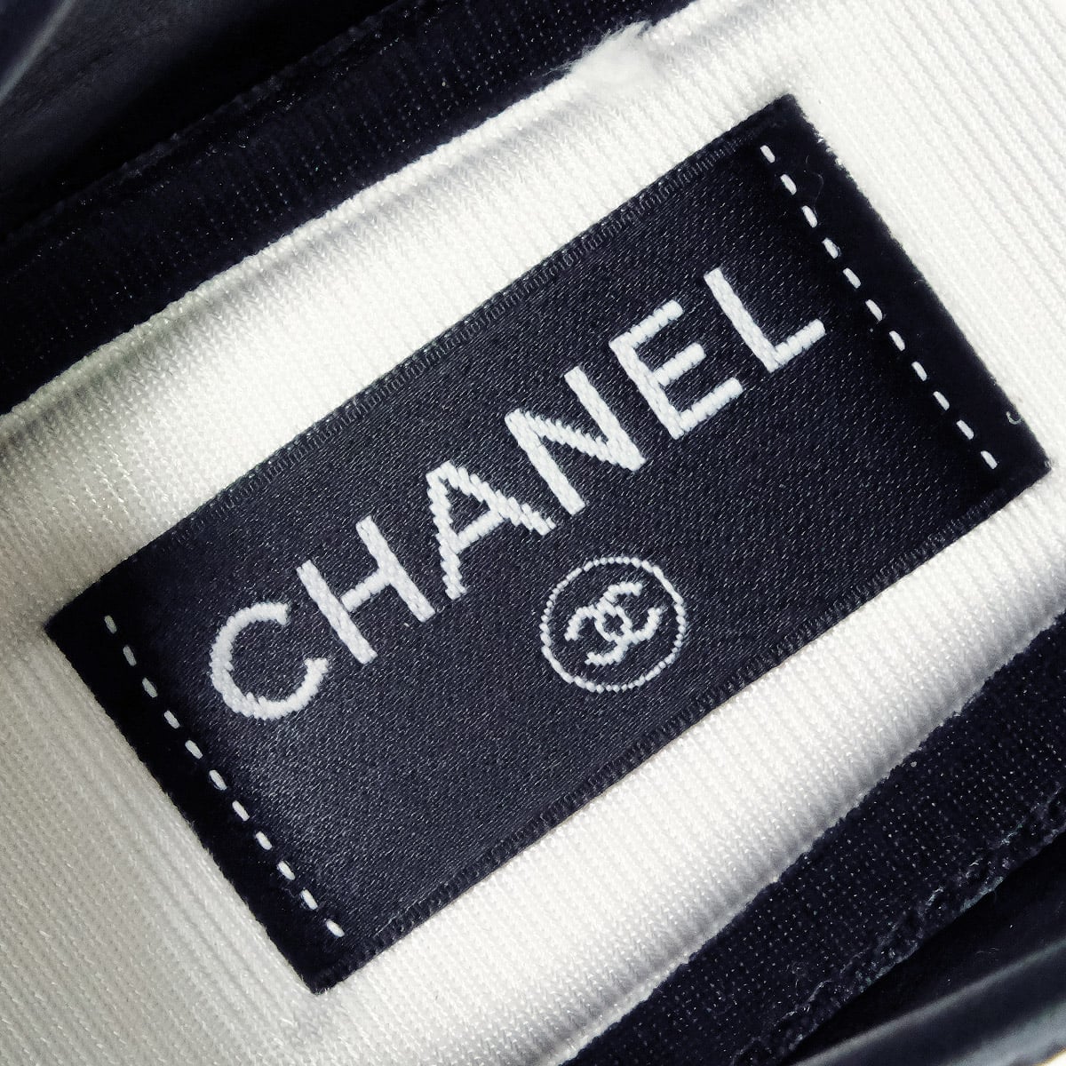 [Pre-loved] CHANEL sneakers Coco Mark Different material Blanc (White)/Noir (Black)/Beige Calfskin/Patent/Suede #37 G46873[LIKE NEW][Authentic]