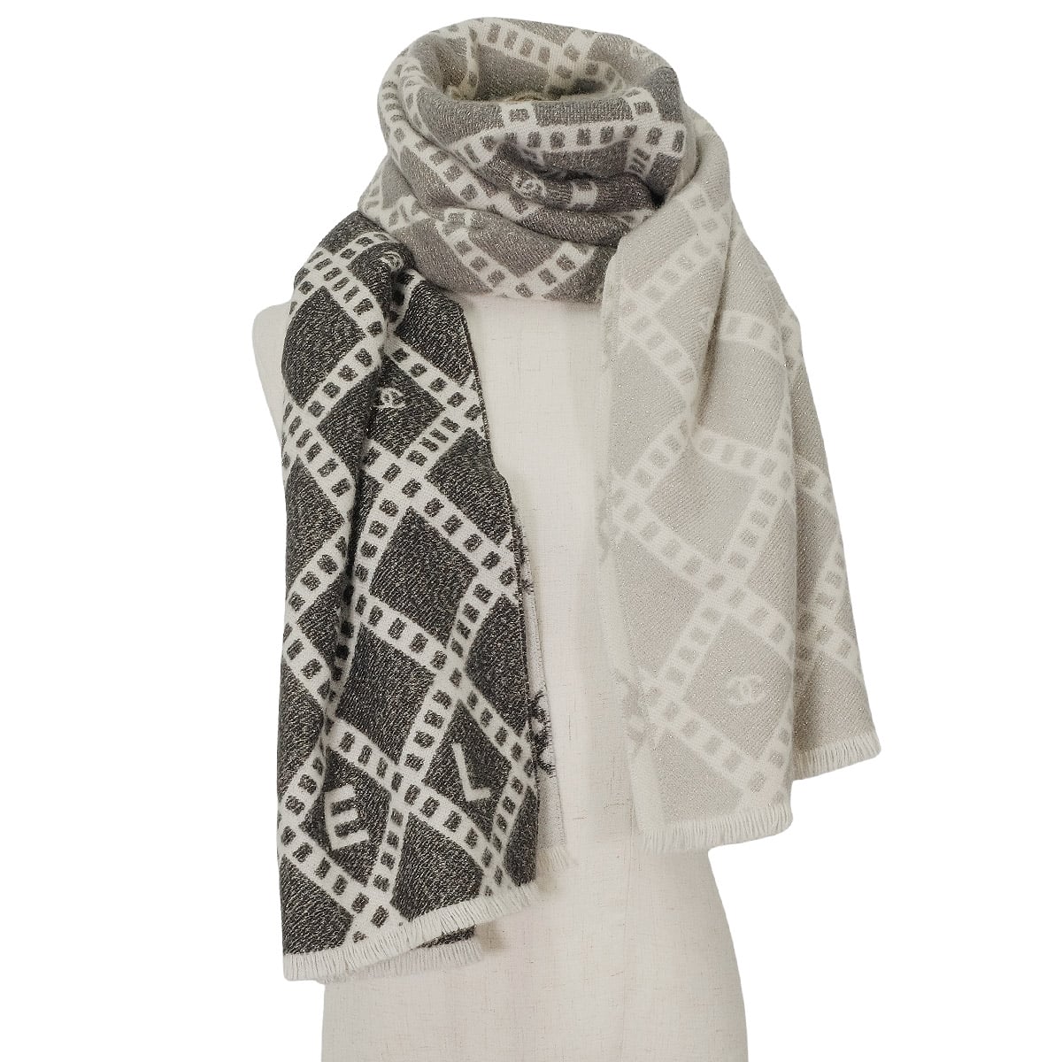 2024AW Limited CHANEL muffler Large Reversible Gradation Argyle Coco Mark lame Noir (Black)/Blanc (White)/Grey Cashmere/Silk/Polyester AAA497[BRAND NEW][Authentic]