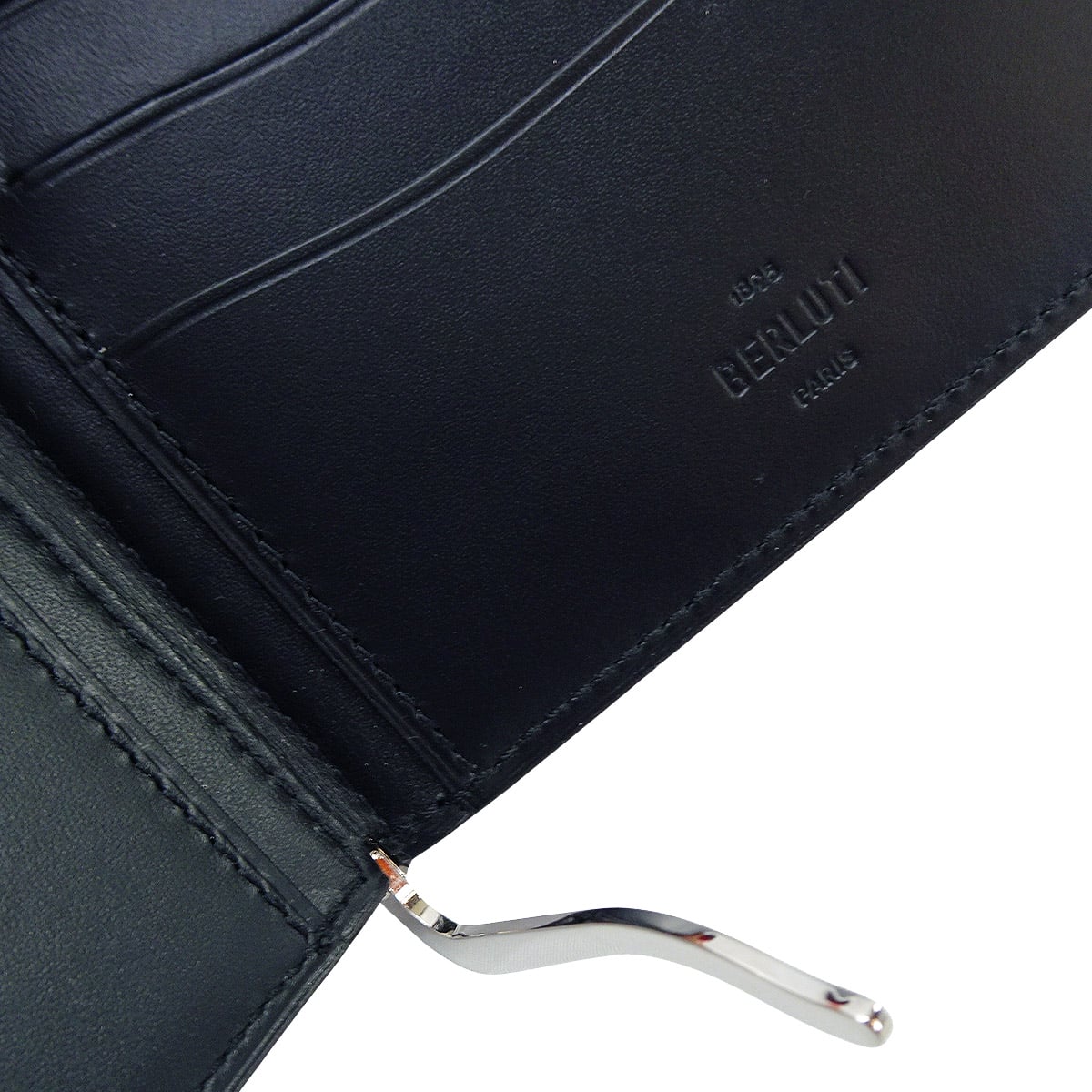[Pre-loved] Berluti Bi-fold wallet Figure Compact Wallet Calligraphy Money ClipCacao Intenso Venezia calf leather 308102[LIKE NEW][Authentic]
