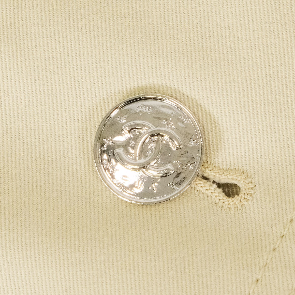 2026SS CHANEL Poncho Gabardine Cape with Coco Button and Chain Beige Cotton #34 Silver HW P82411[BRAND NEW][Authentic]