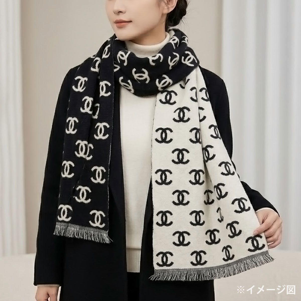 CHANEL Stall Reversible COCO Mark Noir (Black)/Blanc (White) Wool/Cashmere AA7067[BRAND NEW][Authentic]