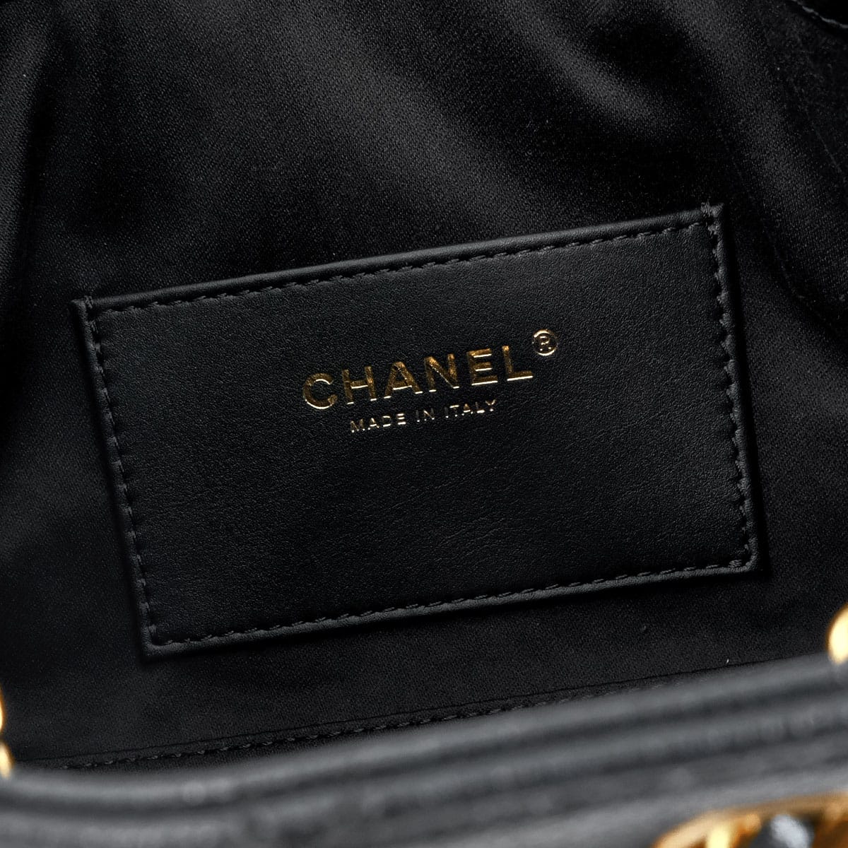CHANEL Shoulder bag CHANEL 25 Matelasse Mini Chain Noir (Black) Graind Calf(Caviarskin) Antique Mat Gold HW AS5631[EXCELLENT][Authentic]