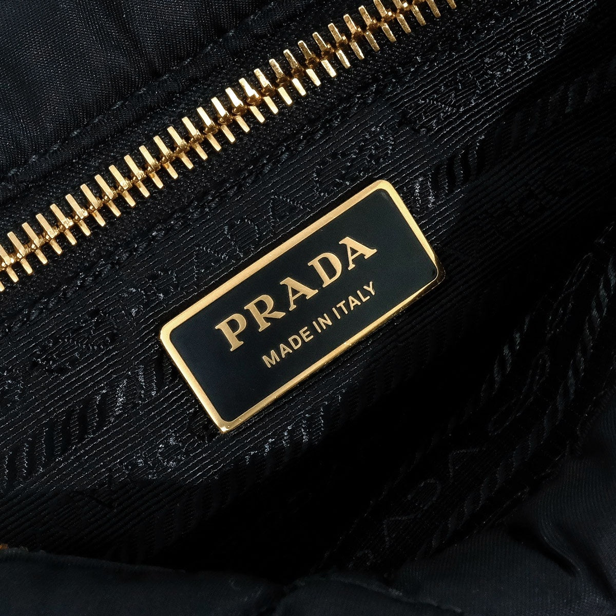 [Pre-loved] PRADA Shoulder bag Re-Edition 1995 Noir (Black) Nylon Gold HW 1BG468VCOO2AOS[LIKE NEW][Authentic]