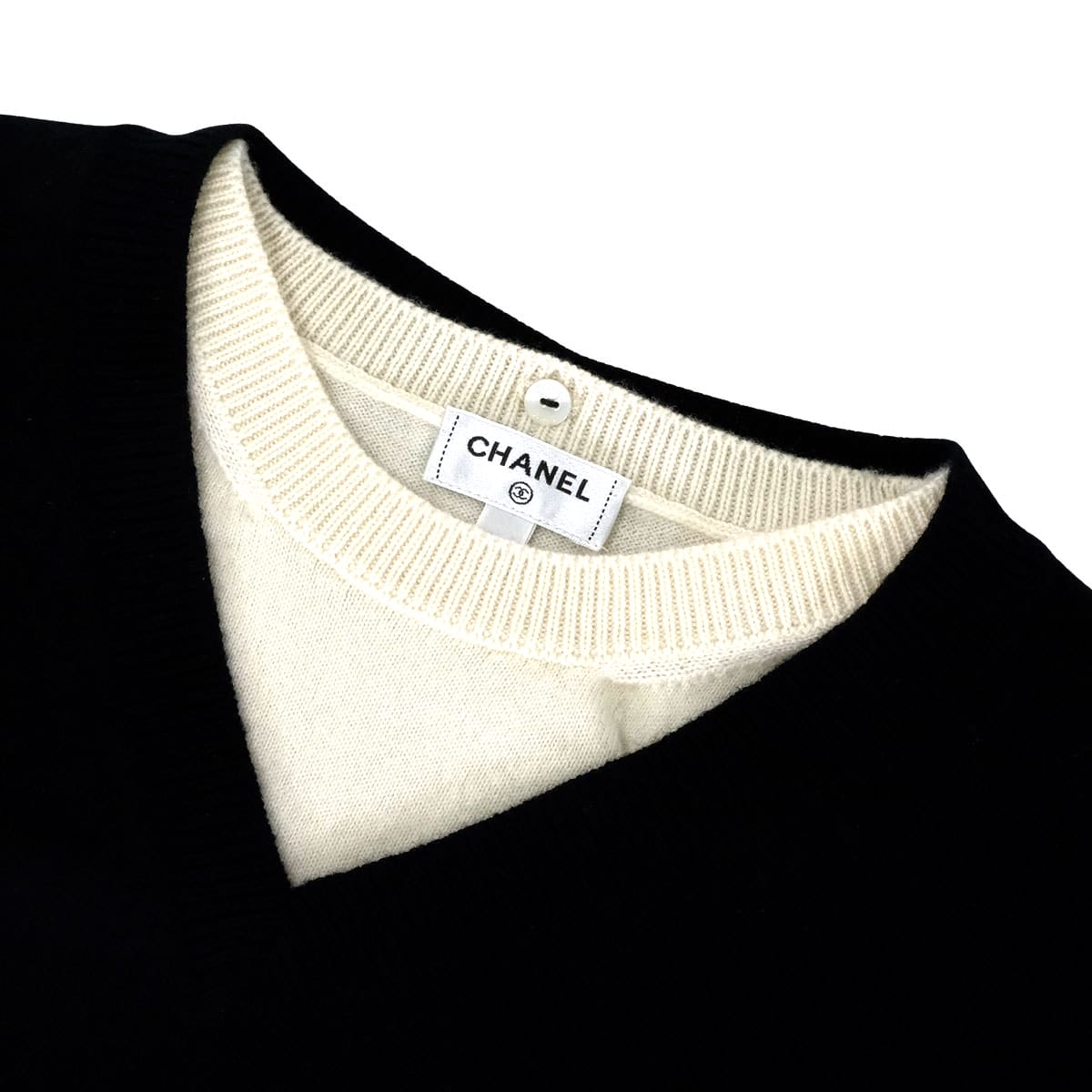 2026SS CHANEL Knit Pullover with COCO Mark Patch Noir (Black)/Blanc (White) Cashmere/Polyurethane/Nylon #38 P81315[EXCELLENT][Authentic]