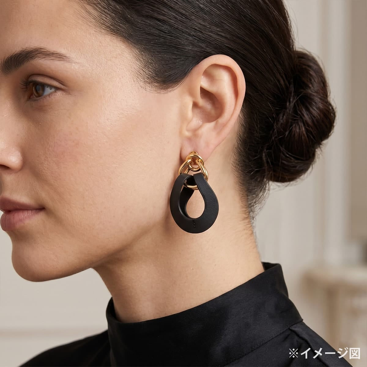 [Pre-loved] HERMES pierced earring VIREVOLTE Noir (Black) Veau Swift Gold plated Gold HW Stamp U[LIKE NEW][Authentic]