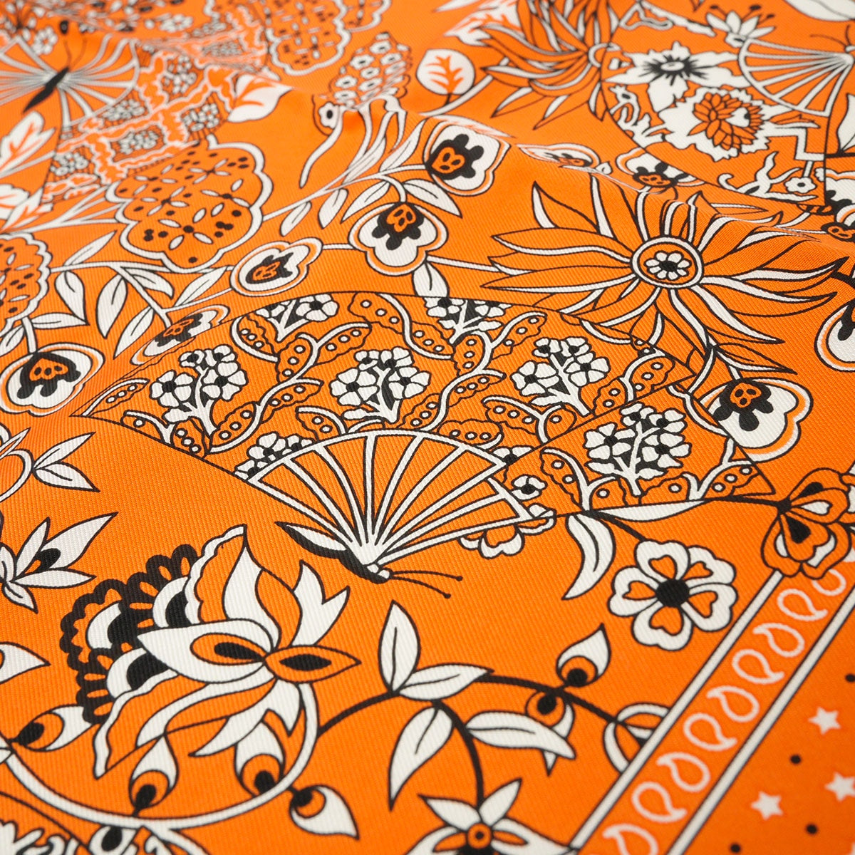 HERMES scarf Carre 55 Fleurs et Papillons de Tissus Orange/Noir (Black)/Blanc (White) Silk100% H042979S 07[EXCELLENT][Authentic]