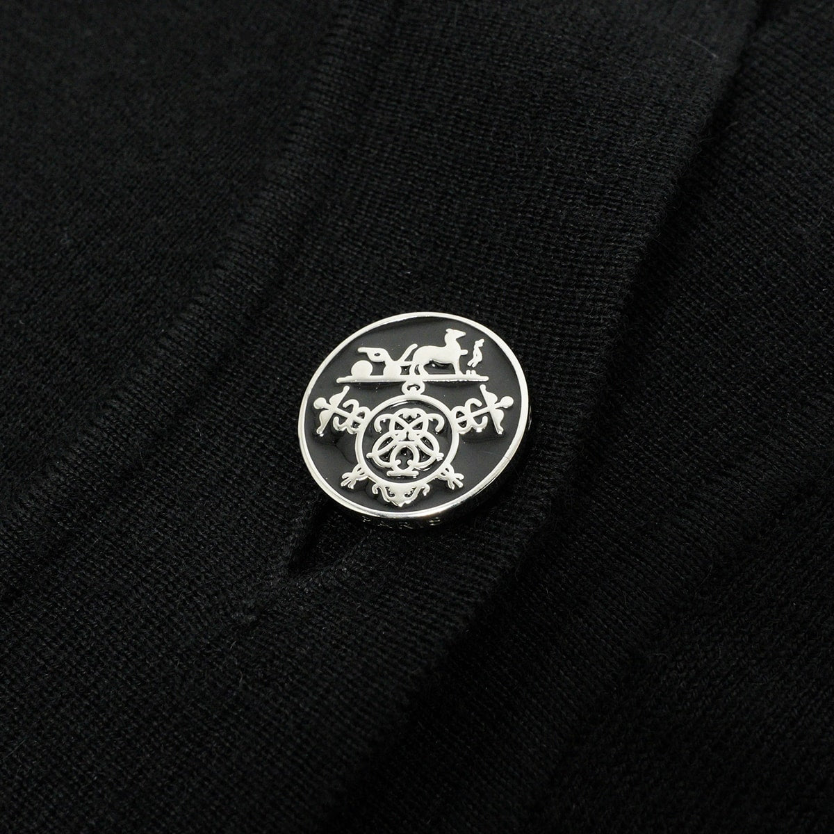 [Pre-loved] HERMES Cardigan Long Sleeve Ex-Libris Buttons Noir (Black) Cashmere50% / Silk50% #36[LIKE NEW][Authentic]