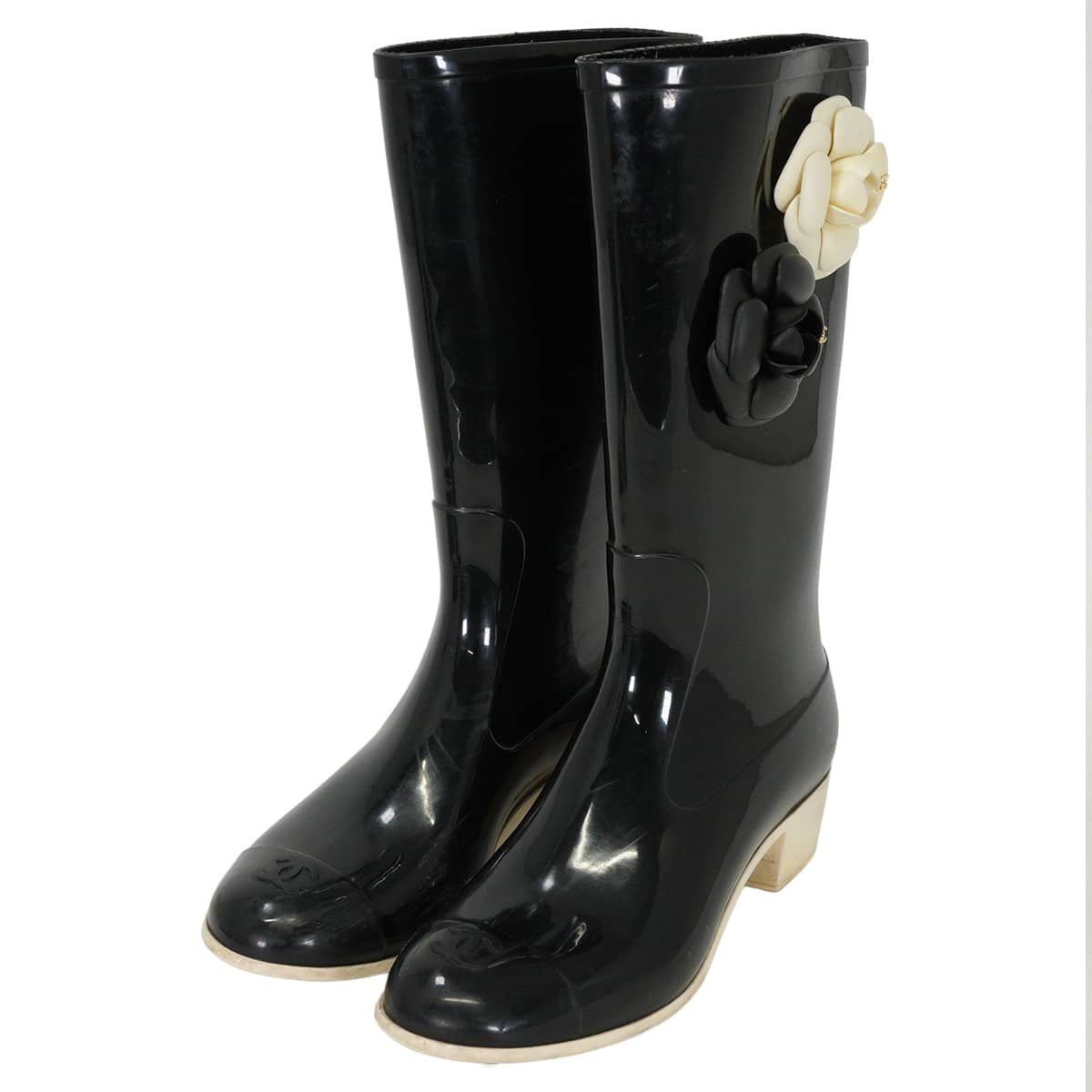 [Pre-loved] CHANEL boots Women's Long Rain Boots camellia COCO Mark Noir (Black)/Blanc (White) Rubber #37 Gold HW G26648[USED A][Authentic]