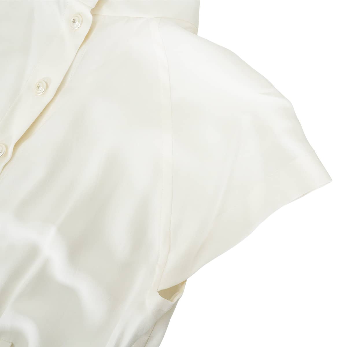 [Pre-loved] CHANEL Blouse Women's short sleeve belted COCO Mark pearl buttons Blanc (White) Silk #38 P59624V45196[LIKE NEW][Authentic]
