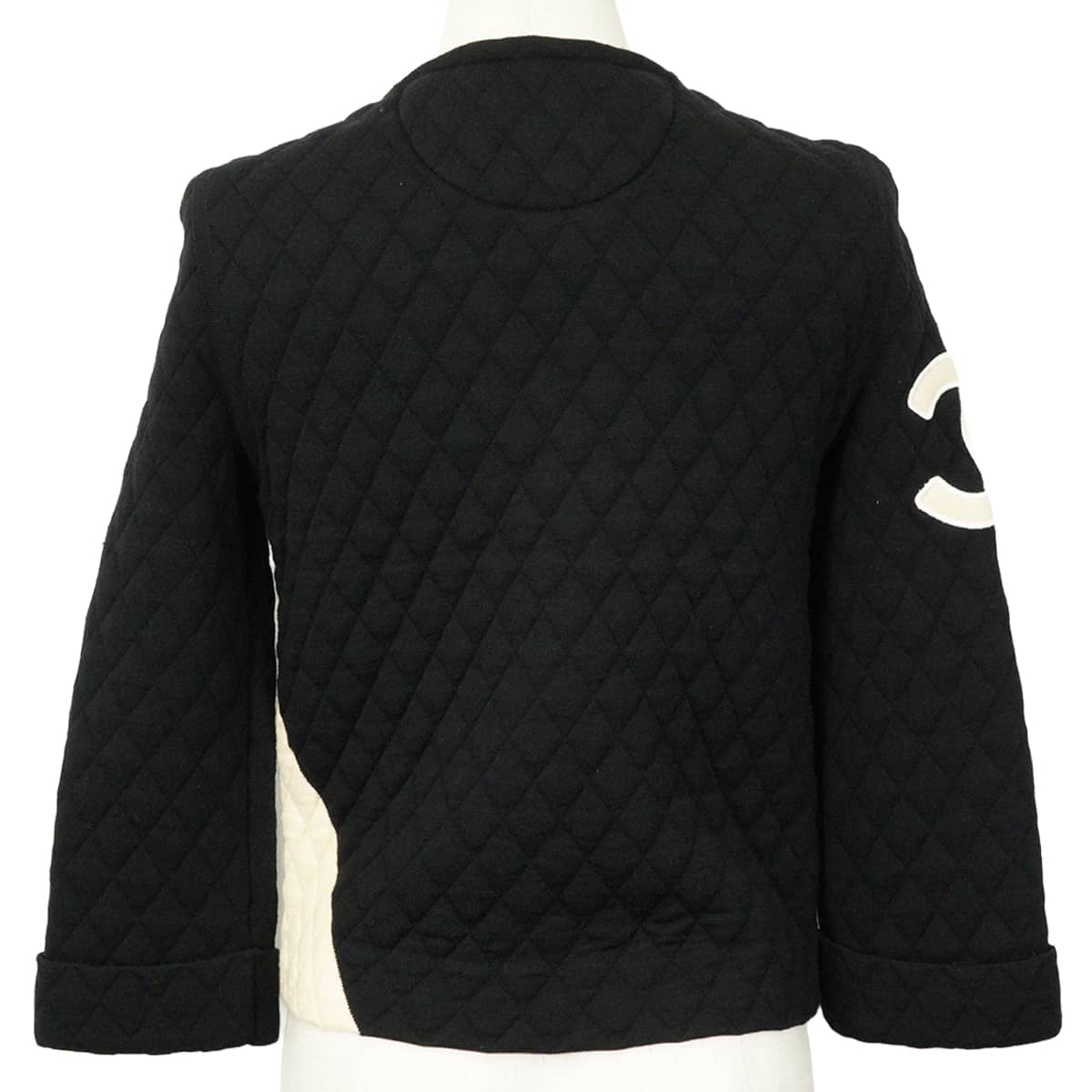 [Pre-loved] 2005AW CHANEL Blouson Quilted Ligne Cambon Coco Mark Noir (Black)/Ivory/Pink Wool/Polyester Antique Silver HW P26645[LIKE NEW][Authentic]
