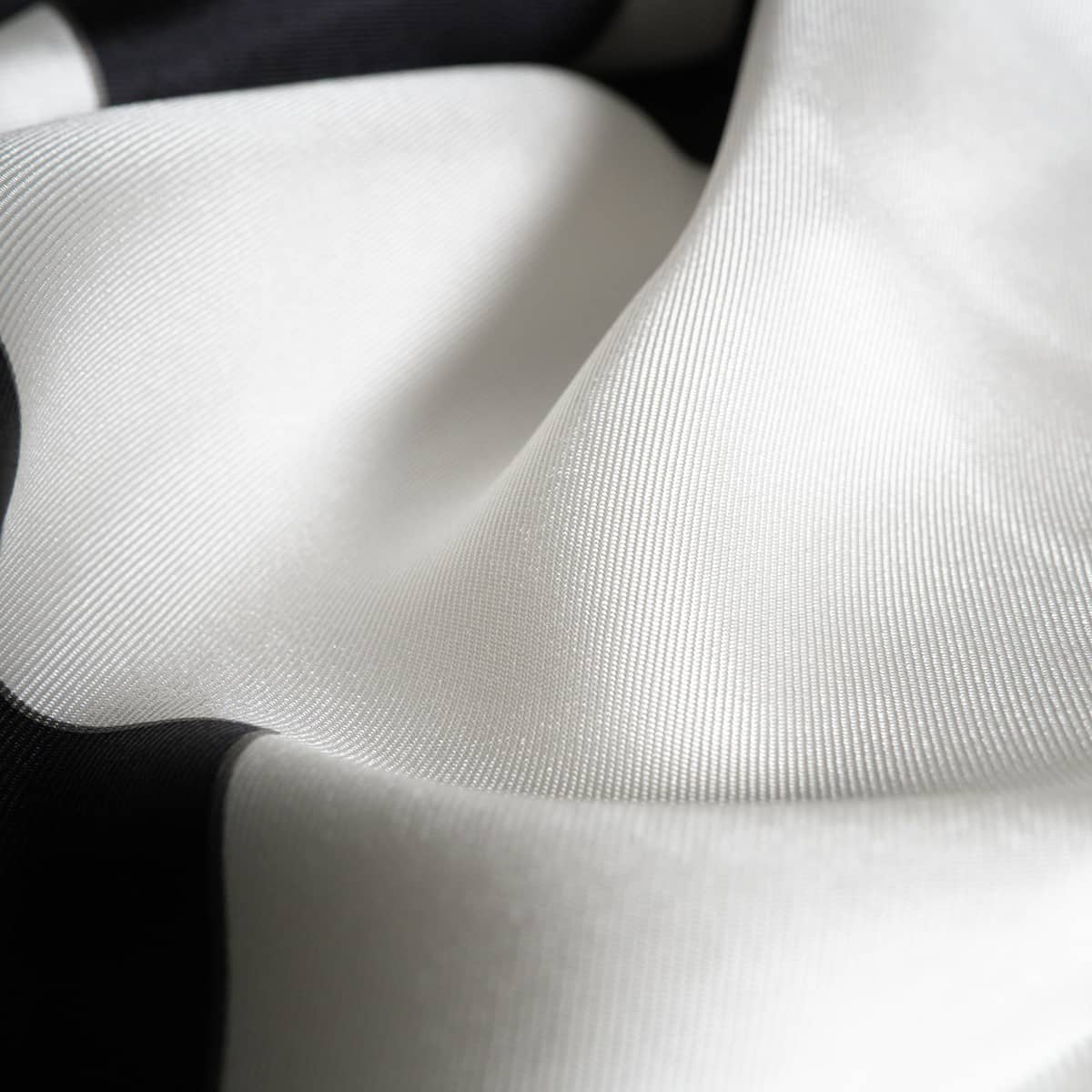 [Pre-loved] CHANEL scarf Large size COCO Mark Blanc (White)/Noir (Black)/Yellow Silk[LIKE NEW][Authentic]
