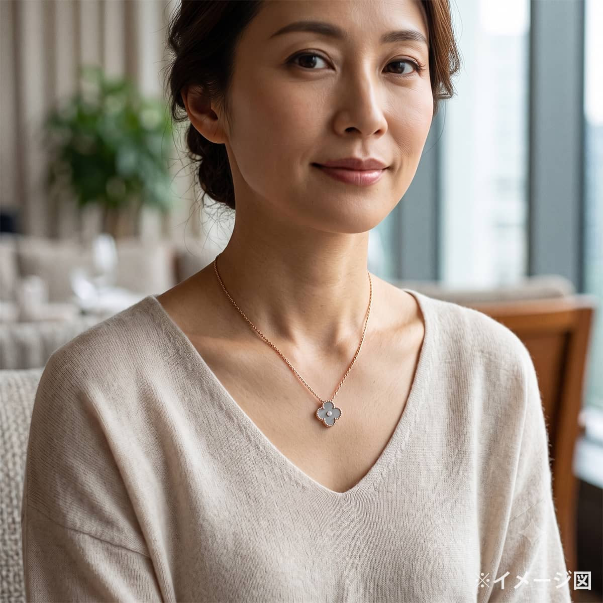 [Pre-loved] 2023 Limited Holiday Collection Van Cleef & Arpels necklace Vintage Alhambra Pendant Grey K18PG Silver Obsidian / 1P Diamond VCARD9T000[LIKE NEW][Authentic]