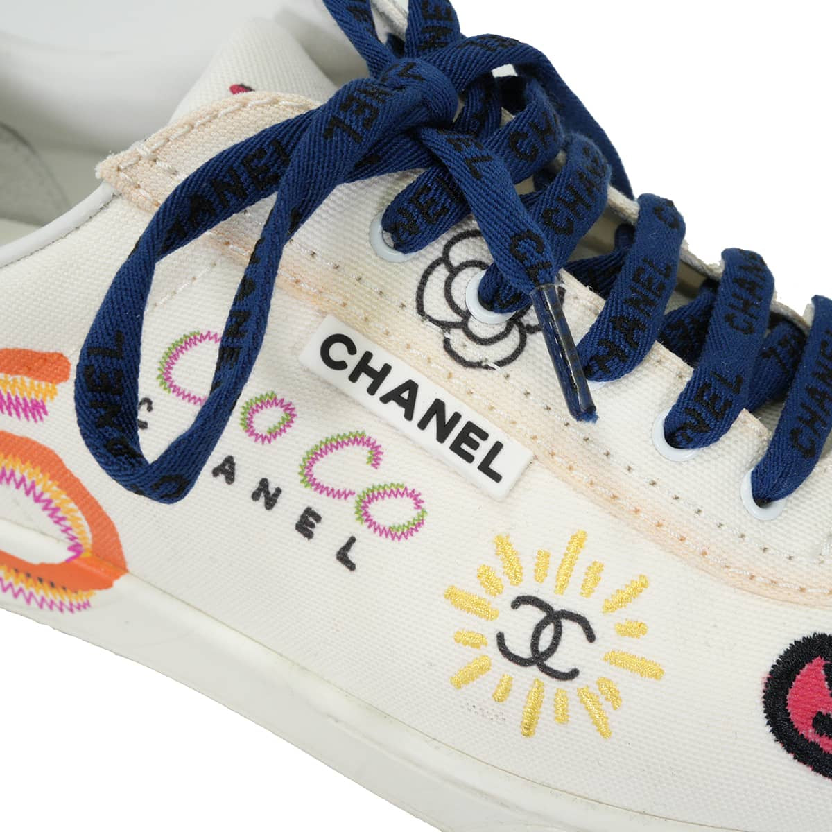 [Pre-loved] CHANEL sneakers Pharrell Williams Collaboration COCO Mark Blanc (White) Canvas ＃41 G34877[LIKE NEW][Authentic]