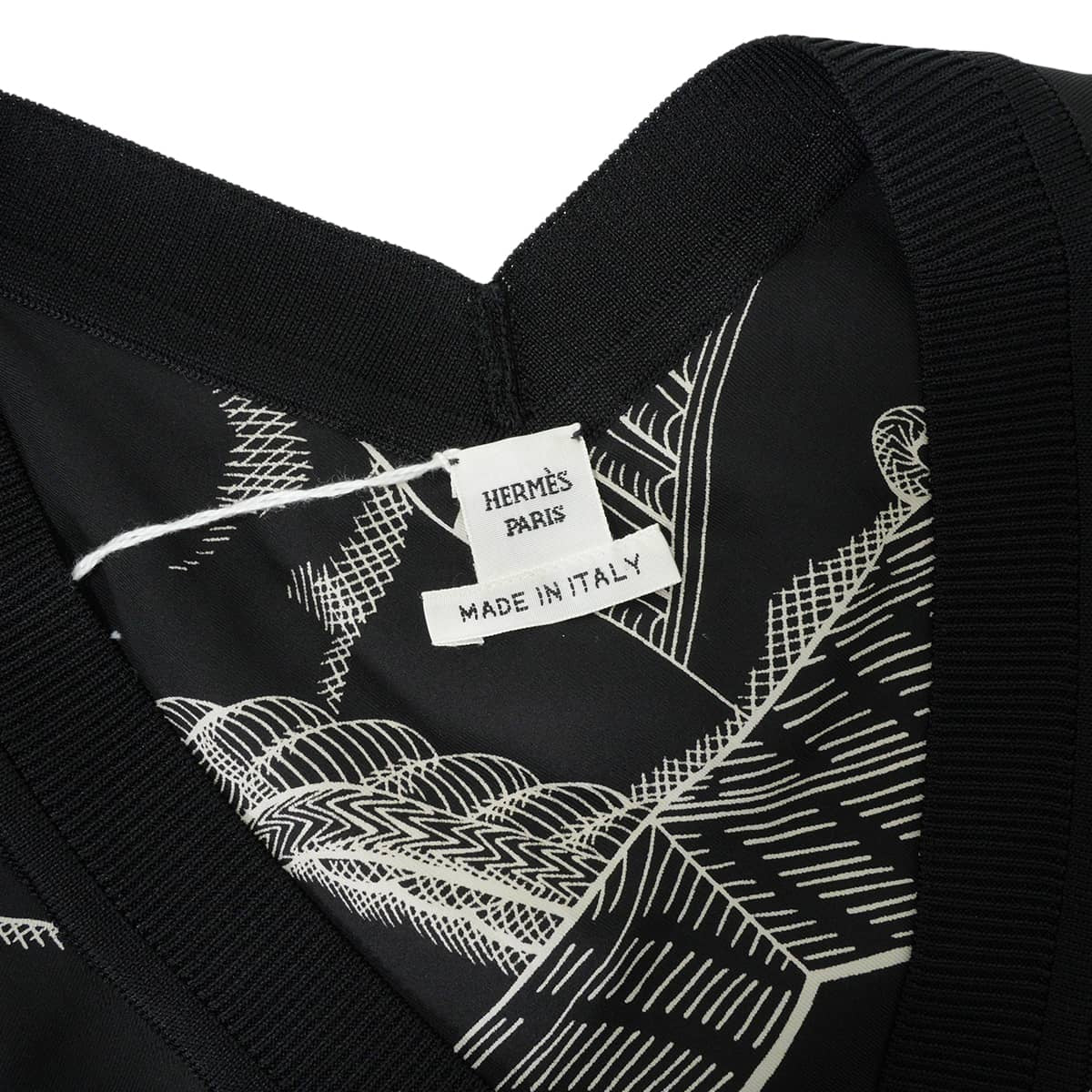 HERMES Blouse Twillaine Zouaves et Dragons V-neck Noir (Black)/Blanc (White) Silk100% #42 1H2816DF02[EXCELLENT][Authentic]