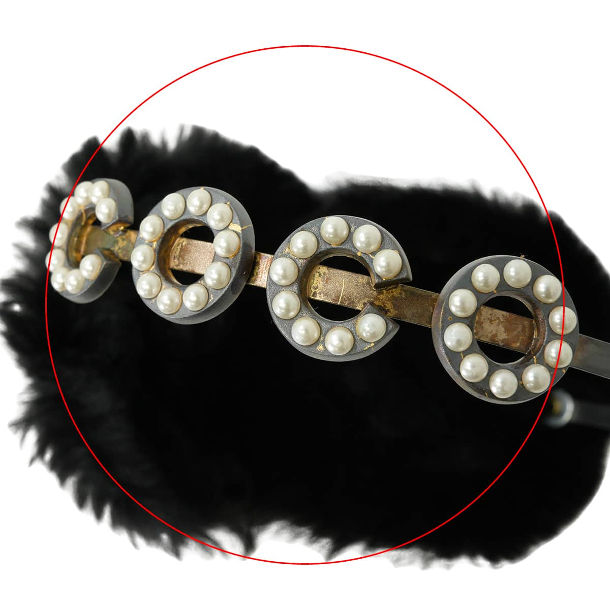 [Pre-loved] 2001AW CHANEL ear protectors Vintage Pearl COCO Mark Fur Noir (Black)/Blanc (White) Lapin A17515[USED A][Authentic]