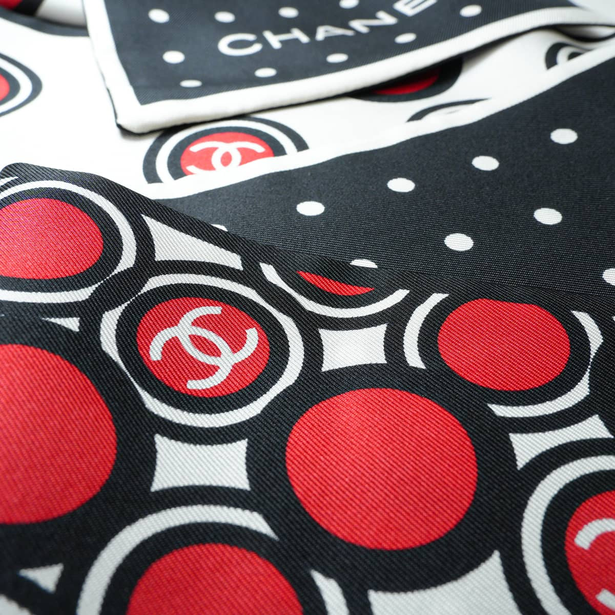 CHANEL scarf Long COCO Mark Dot Red/Noir (Black)/Blanc (White) Silk[EXCELLENT][Authentic]