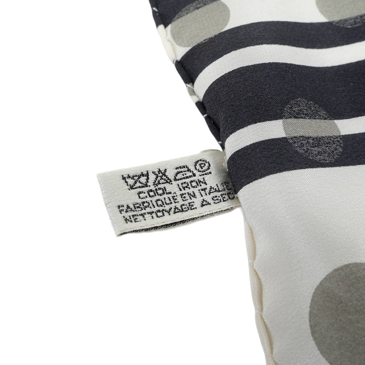 CHANEL Stall COCO Mark Dot Border Blanc (White)/Noir (Black)/Grey Silk[EXCELLENT][Authentic]