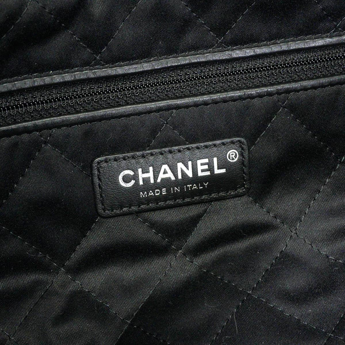 [Pre-loved] CHANEL Shoulder bag CHANEL 22 Small Matelasse With Medal Charm Hobo COCO Mark Noir (Black) Shiny calfskin Mat Silver HW AS3260[LIKE NEW][Authentic]