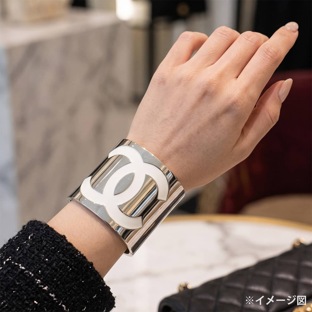 2025 Cruise CHANEL bangle Wide CC logo COCO Mark Silver/Blanc (White) Metal/Resin ABE824[EXCELLENT][Authentic]