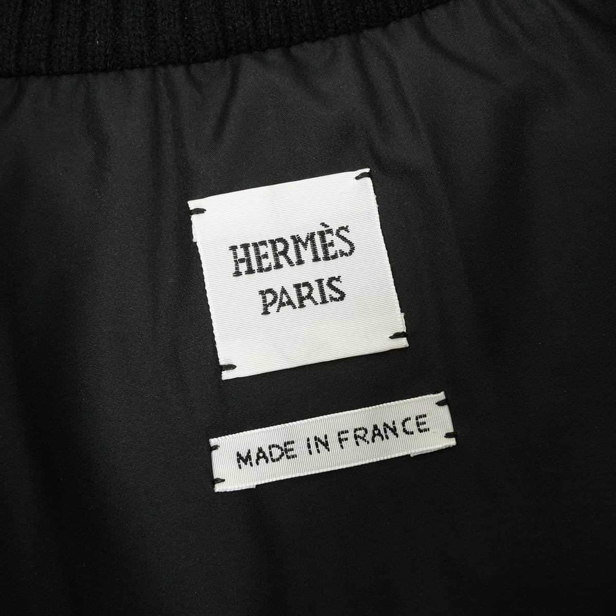 HERMES Down vest Women's Short Length Quilted Sellier Crude Cell with Patches Noir (Black) Cashmere lambskin #44 Silver HW 1H0250DN[EXCELLENT][Authentic]