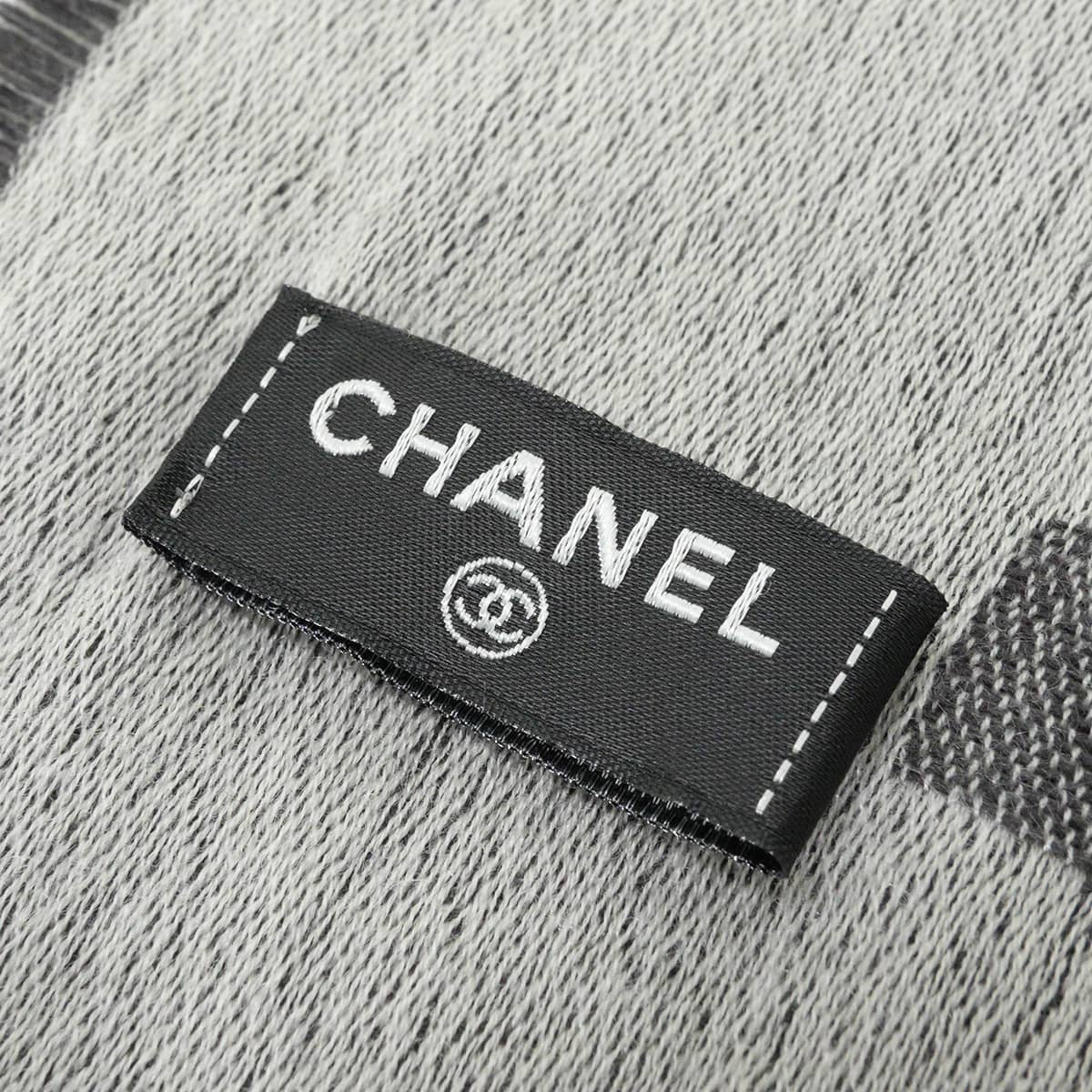 [Pre-loved] CHANEL Stall Large Logo & COCO Mark Big Fringe BeigeCharcoal Cashmere[LIKE NEW][Authentic]
