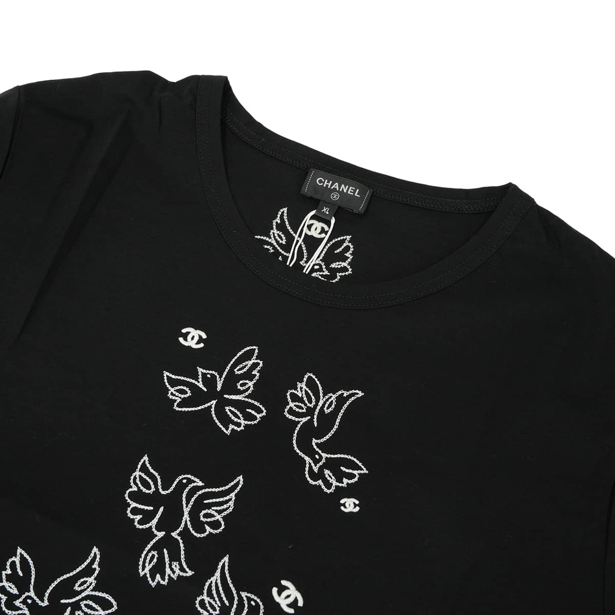 2022 Cruise Collection CHANEL Short sleeve t shirt Jean Cocteau design bird embroidery COCO Mark Noir (Black)/Blanc (White) Cotton #XL Silver HW P72139[EXCELLENT][Authentic]