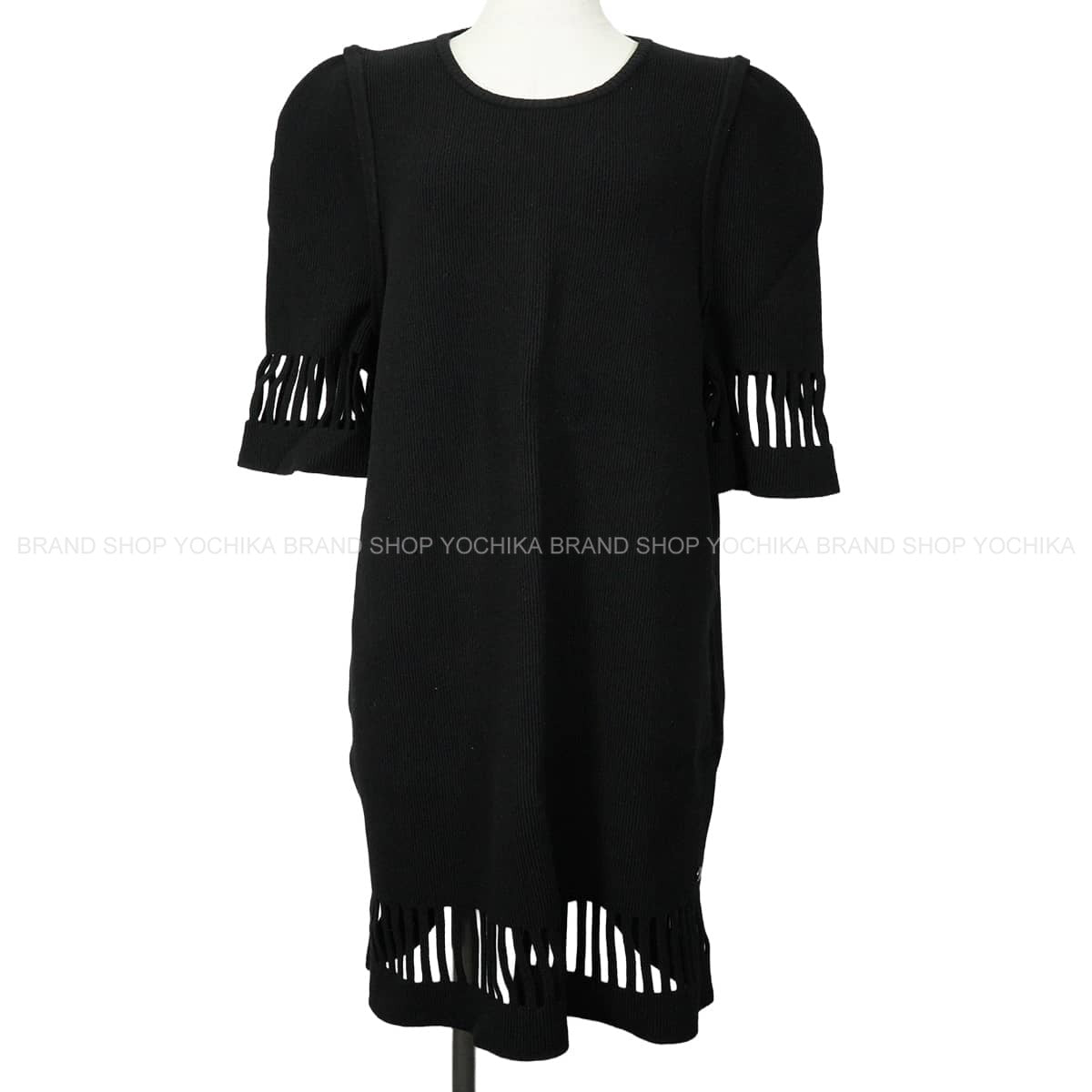 2017 Cruise Collection CHANEL One‐piece dress Crew neck three-quarter sleeve cutout space button	 Noir (Black) Wool/Angola/Nylon/Elastane #50 Silver HW P57808[EXCELLENT][Authentic]