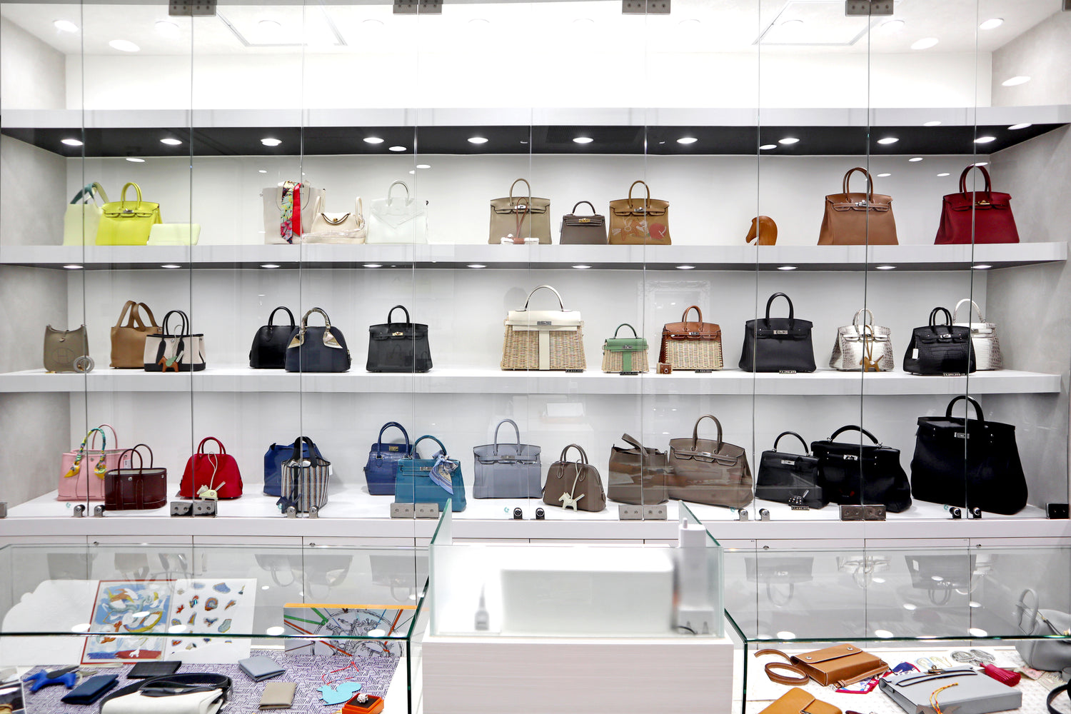 Yochika's Ebisu Meiji-dori store in Tokyo. Trusted luxury dealer with locations in Tokyo and Kyoto, offering 100% guaranteed authentic items.